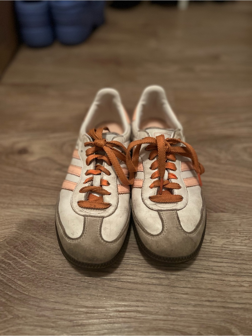 Adidas Sambas Sneakers - Cream and Peach 🍑 Women’s 6 - Picture 5 of 5
